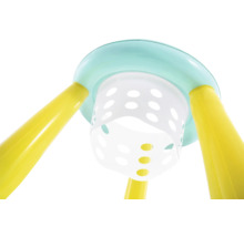 Spielzeug-Bagger aus Kunststoff mit Löchern