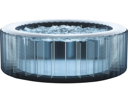 Jacuzzi gonflable rempli d'eau