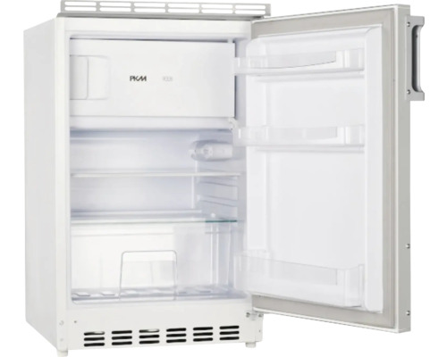 Réfrigérateur ouvert avec des étagères