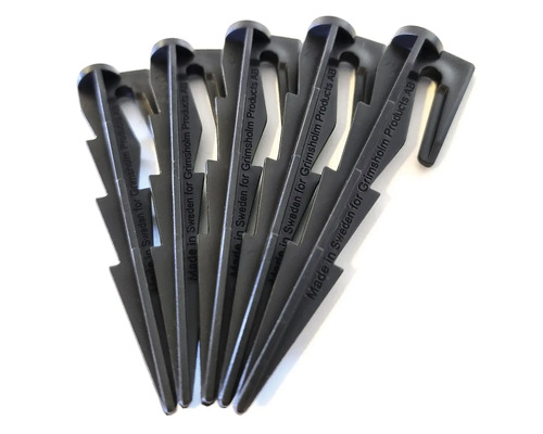 Plusieurs piquets de sol en plastique