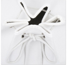 Gros plan d'un sac en tissu blanc avec cordon de serrage