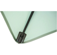 Detailansicht einer Zeltplane mit Stange