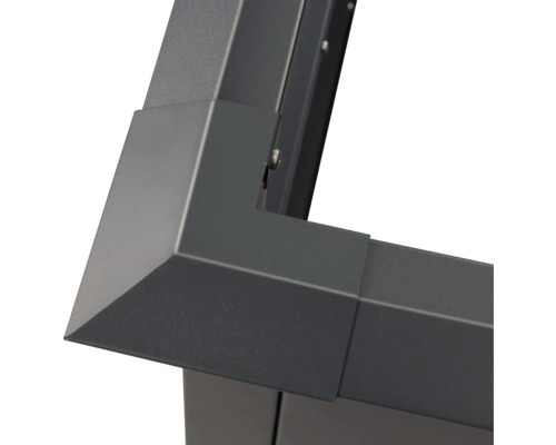 Vue détaillée d'un coin d'un pavillon de jardin en métal