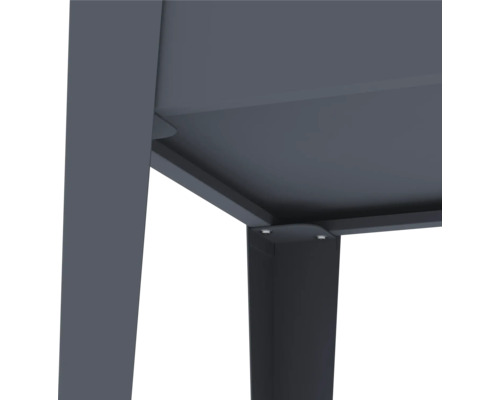 Vue détaillée d'un pavillon avec poteaux de support et toit