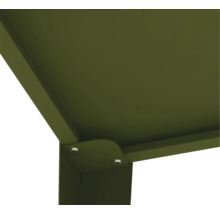 Gros plan d'un pavillon avec cadre en métal