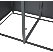 Gros plan du cadre métallique d'un abri de jardin