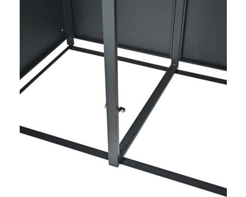 Vue détaillée de la sous-construction d'un abri de jardin