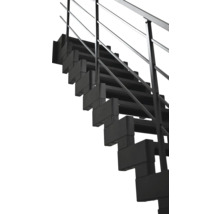 Treppe mit Metallgeländer