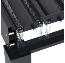 Vue détaillée d'un toit de terrasse avec évacuation d'eau