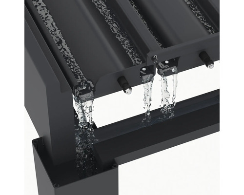 Gros plan d'une pergola avec évacuation d'eau