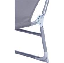 Vue détaillée d'une chaise pliante avec revêtement textile et cadre métallique
