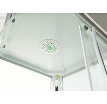 Innenansicht einer Duschkabine mit Kopfbrause und Handbrause