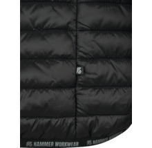 Detailaufnahme einer gesteppten Jacke mit Hammer Workwear Logo.