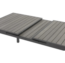 Ausziehbarer Gartentisch mit Lamellenoptik