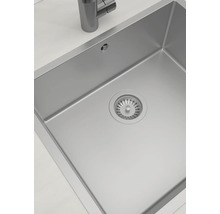 Spüle aus Edelstahl mit Abflussgarnitur und Wasserhahn