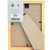 Rückseite eines Holzbilderrahmens mit Aufsteller