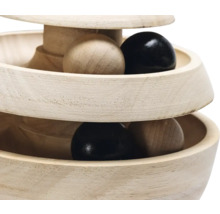 Kugelbahn aus Holz mit Kugeln