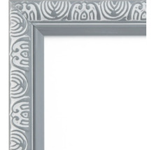 Vue détaillée d'un cadre photo gris avec motif