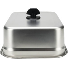 Cloche à barbecue carrée en acier inoxydable avec poignée noire pour faire fondre du fromage sur le gril.