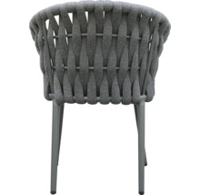 Grauer Gartensessel mit geflochtener Rückenlehne und vier Beinen