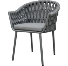 Grauer Rattansessel mit Sitzkissen für den Garten