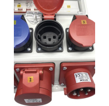 Mehrere Industriesteckdosen unterschiedlicher Typen und Größen