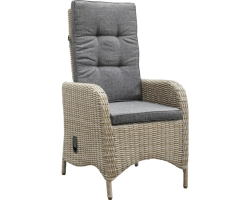 Gartensessel aus Polyrattan mit grauen Kissen