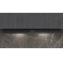 Siemens Dunstabzugshaube über einem Kochfeld