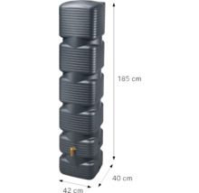 Anthrazitfarbene Regentonne aus Kunststoff mit Auslaufhahn und Maßen 185 Zentimeter Höhe, 42 Zentimeter Breite und 40 Zentimeter Tiefe.