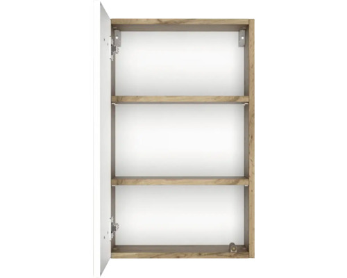 Armoire murale avec porte ouverte, cadre aspect chêne, trois étagères et paroi arrière blanche.
