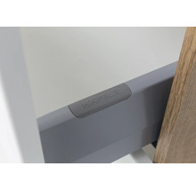 Logo Häfele sur le cache du profilé d'un système de tiroir.