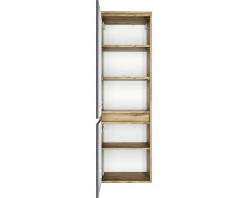 Armoire haute avec porte ouverte, intérieur aspect bois avec plusieurs étagères et un compartiment au milieu.