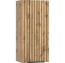 Armoire avec lattes verticales noires et décor aspect bois chêne.