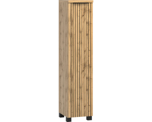 Armoire haute étroite aspect chêne avec lattes verticales noires sur la porte et pieds noirs.