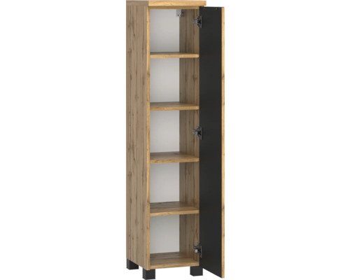 Armoire haute avec corps décor bois, quatre étagères, une porte noire ouverte et des pieds noirs.