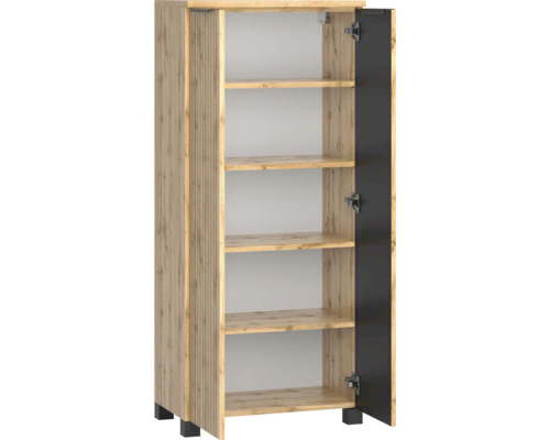 Armoire haute aspect chêne avec façade nervurée, une porte noire ouverte et cinq étagères.