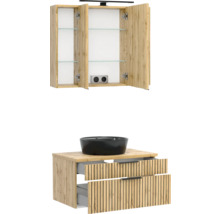 Badmöbel-Set aus Spiegelschrank mit Beleuchtung und Waschbeckenunterschrank in Eiche-Optik mit schwarzem Aufsatzwaschbecken.