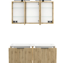 Badezimmermöbel-Set in Holzoptik mit dreitürigem Spiegelschrank inklusive Glasböden und Steckdosen sowie Unterschrank mit zwei Waschbecken.