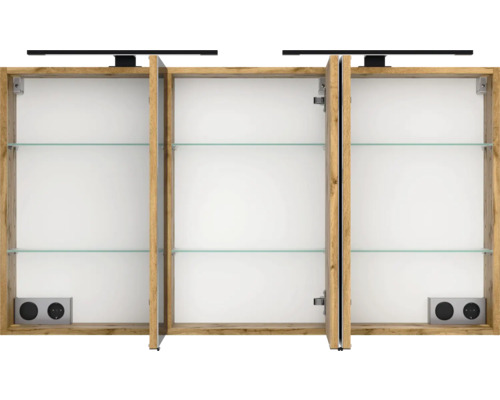 Armoire de toilette à trois portes aspect bois pour salle de bains avec portes ouvertes, tablettes en verre, prises intégrées et éclairage LED.