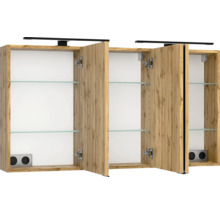 Armoire de toilette à trois portes en aspect chêne avec portes ouvertes, étagères en verre, éclairage LED intégré et prises de courant.