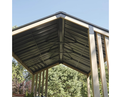 Vue détaillée du toit d'un pavillon de jardin en métal.