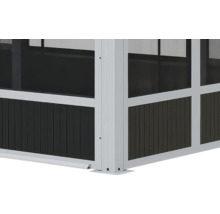 Detailansicht eines Pavillons mit Aluminiumrahmen und Paneelen