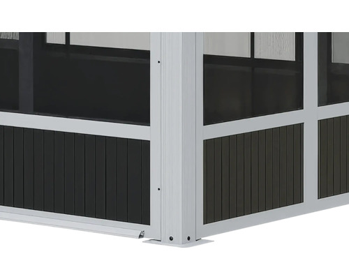 Detailansicht eines Pavillons mit Aluminiumrahmen und Paneelen