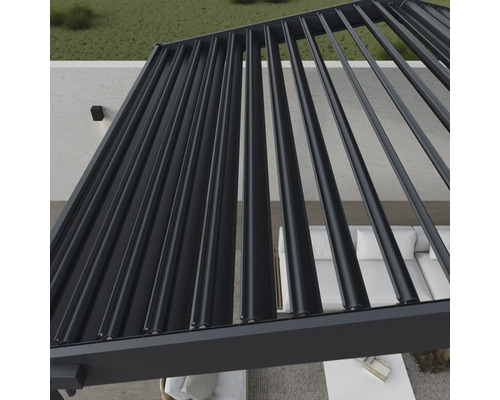 Vue détaillée d'un toit de terrasse avec des lamelles pour l'ombrage