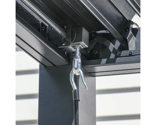 Vue détaillée d'une pergola avec câble de traction et fixation