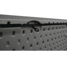 Vue détaillée d'une boîte de rangement avec mécanisme de fermeture