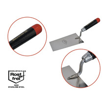 Truelle de maçon avec manche en bois et lame en acier