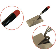 Truelle de maçon avec manche en bois et lame en métal