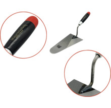 Maurerkelle mit Holzgriff und Metallblatt