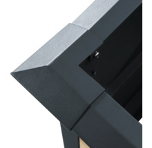 Vue détaillée d'un raccord d'angle d'un pavillon métallique